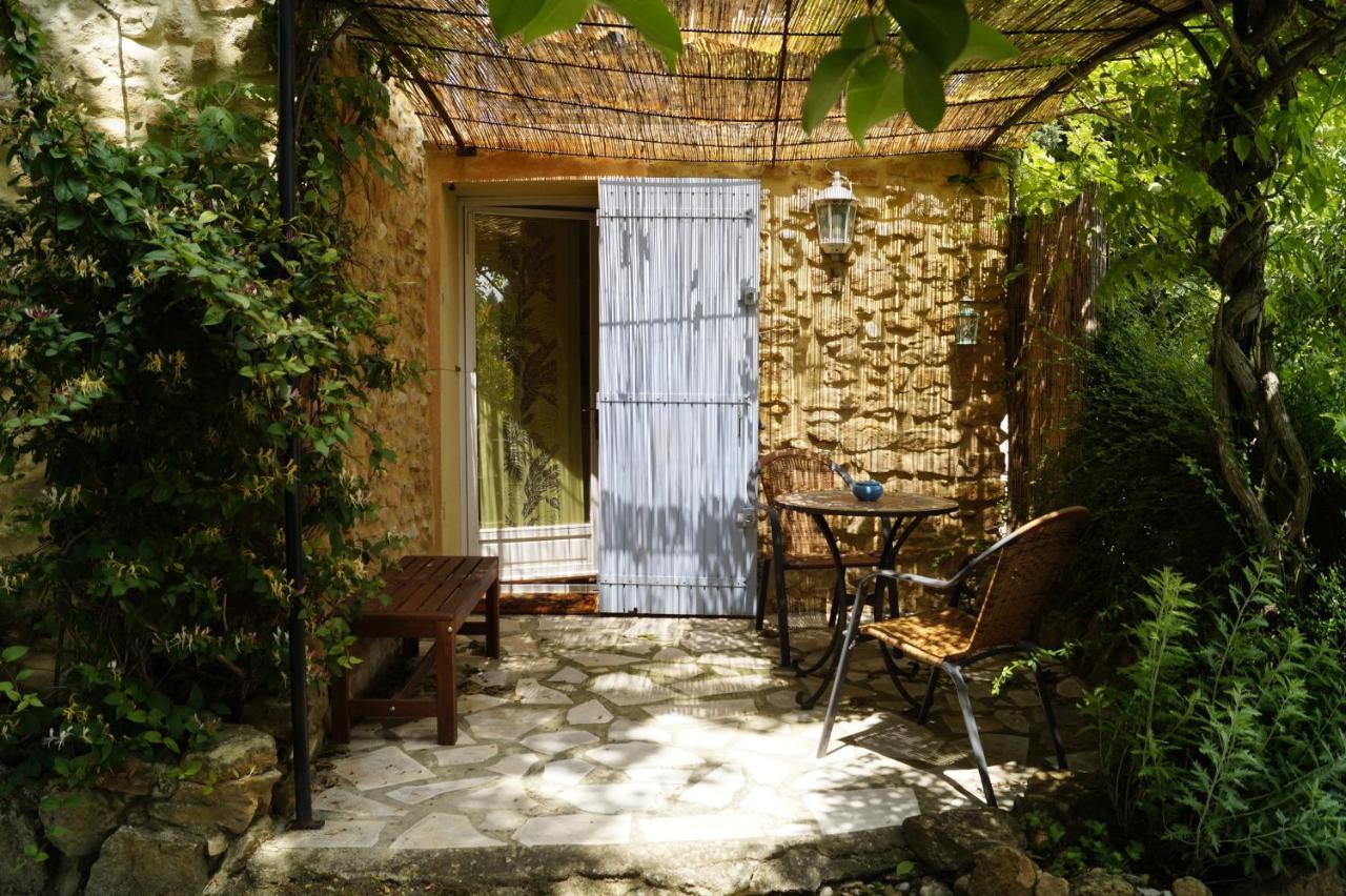 Mas Du Clos De L'Escarrat Jonquieres  Exterior foto