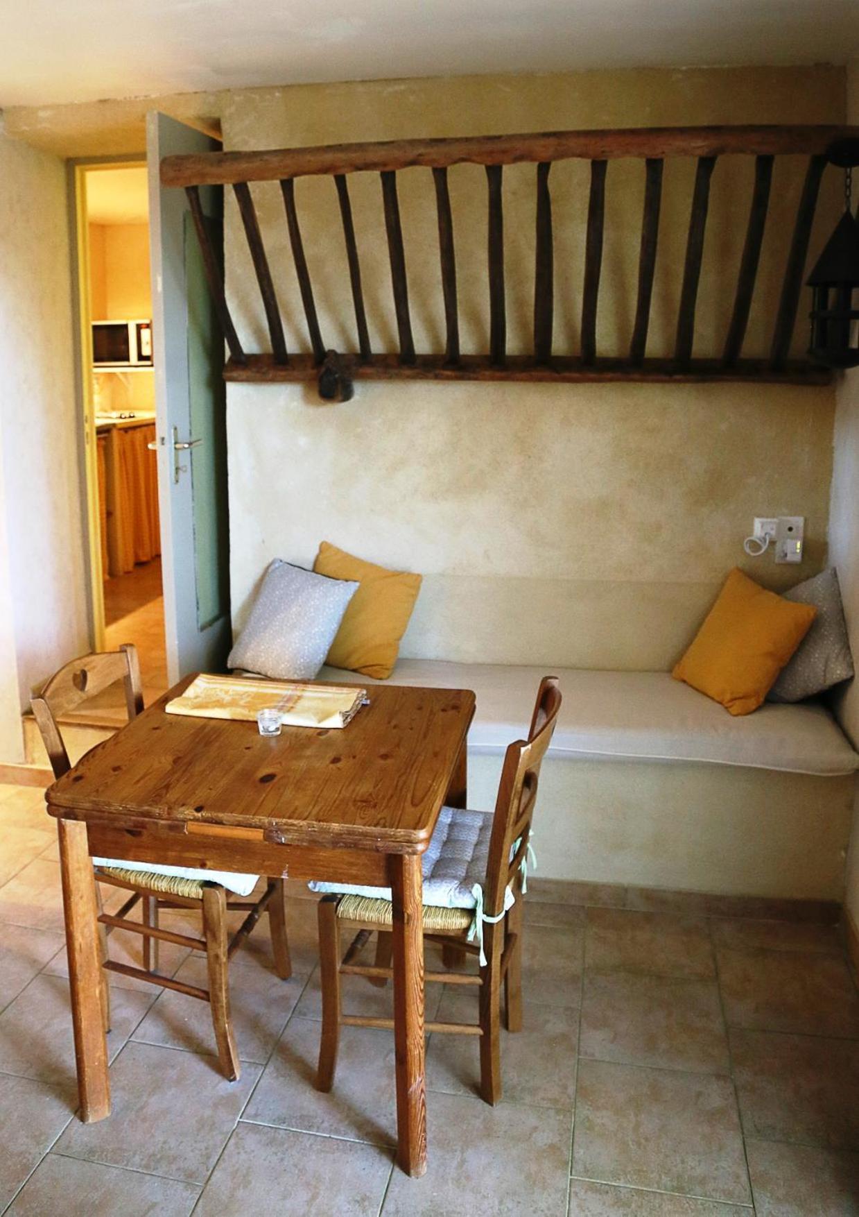 Mas Du Clos De L'Escarrat Jonquieres  Quarto foto